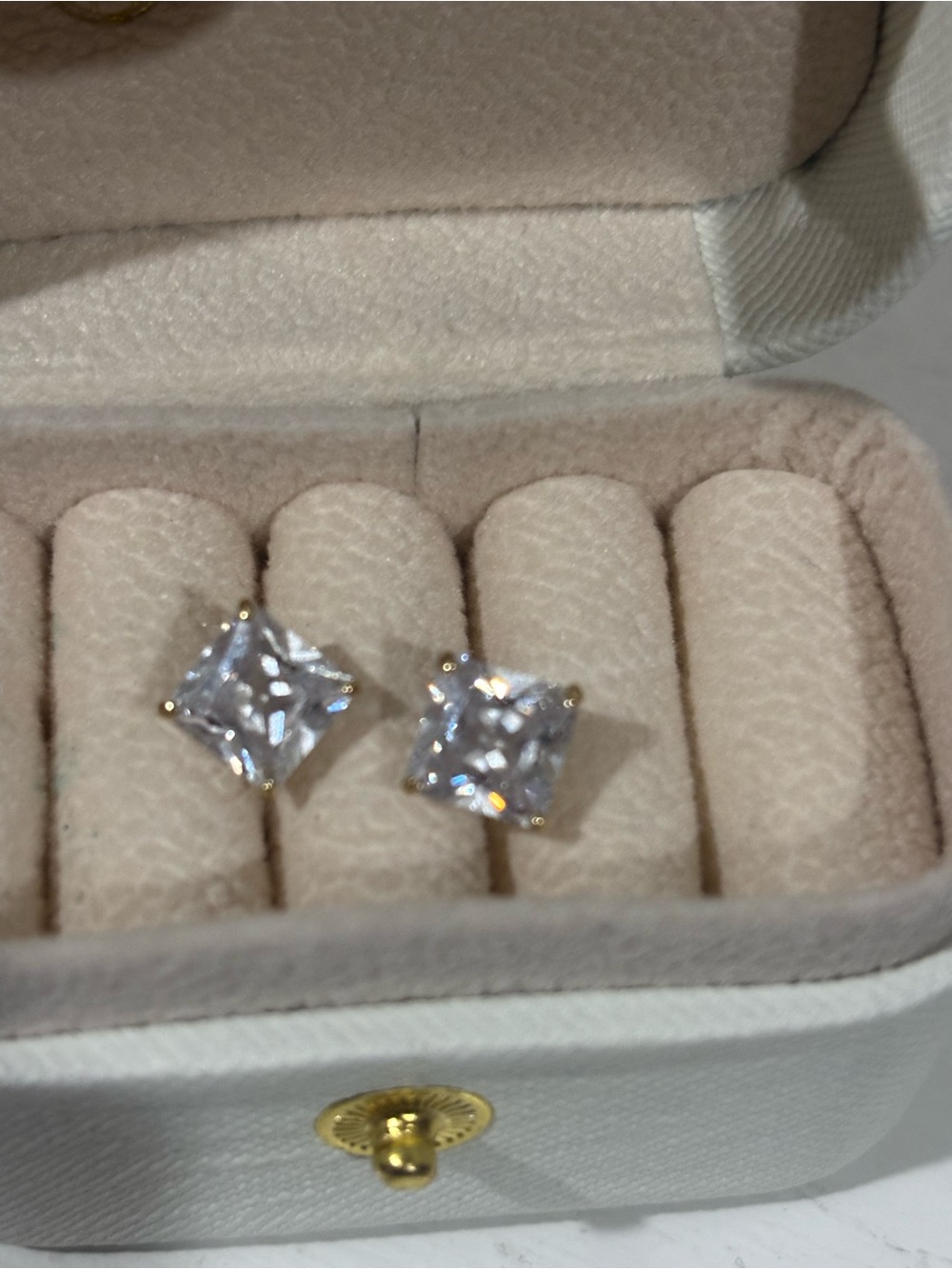 14k Square Stud Earrings in gold